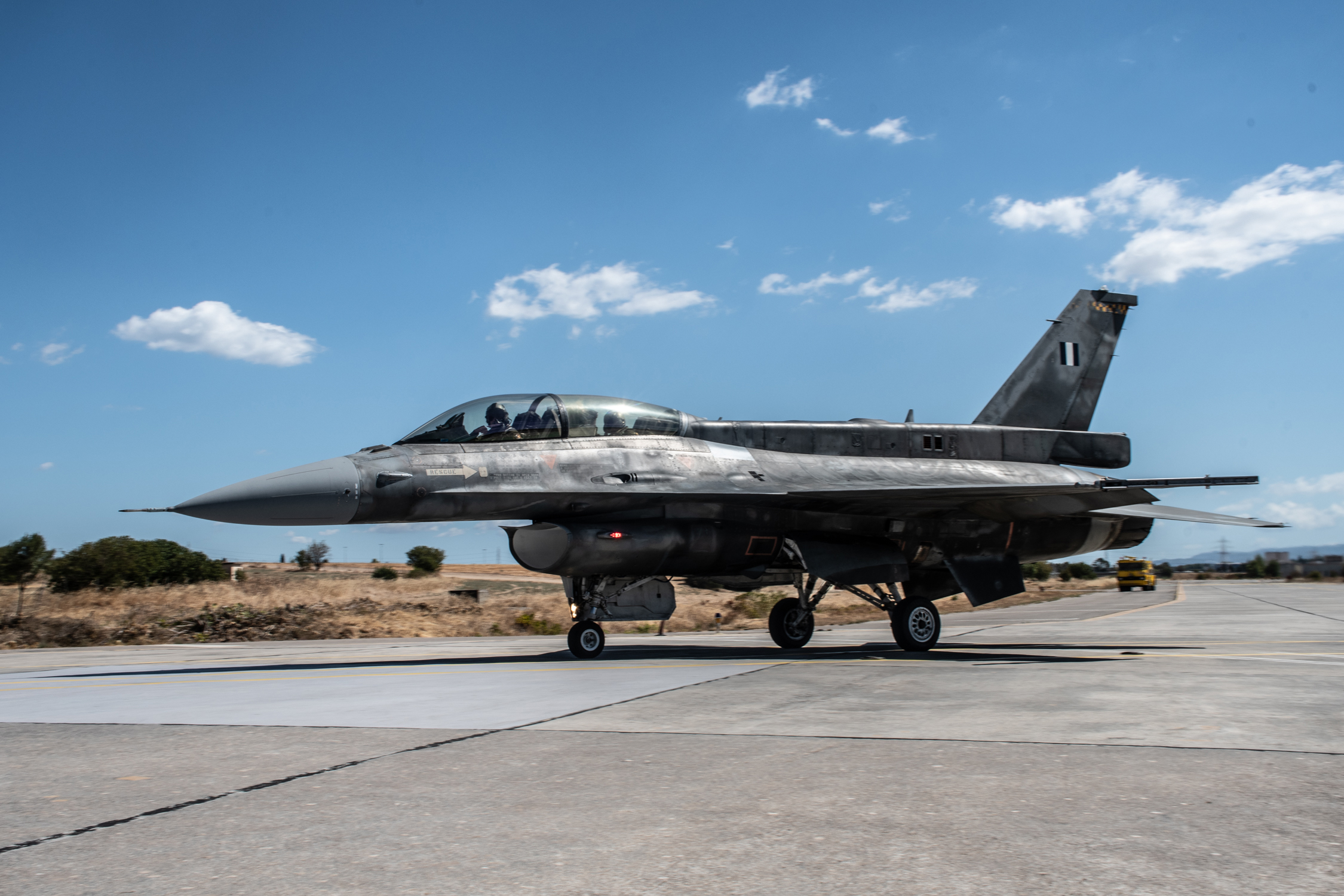 HAF F 16V 02